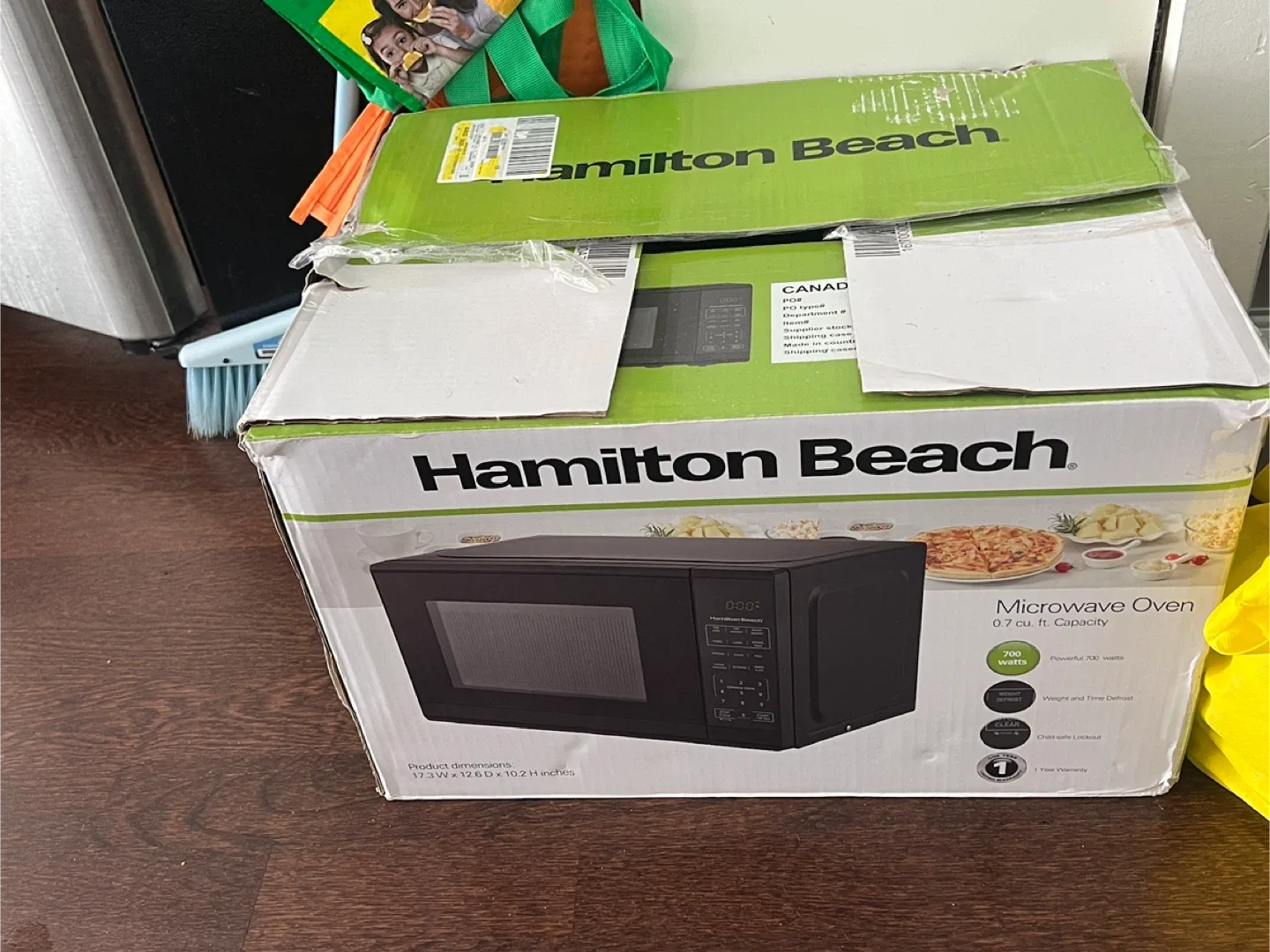 Hamilton Beach 0.7 cu ft Microwave - Black thumbnail