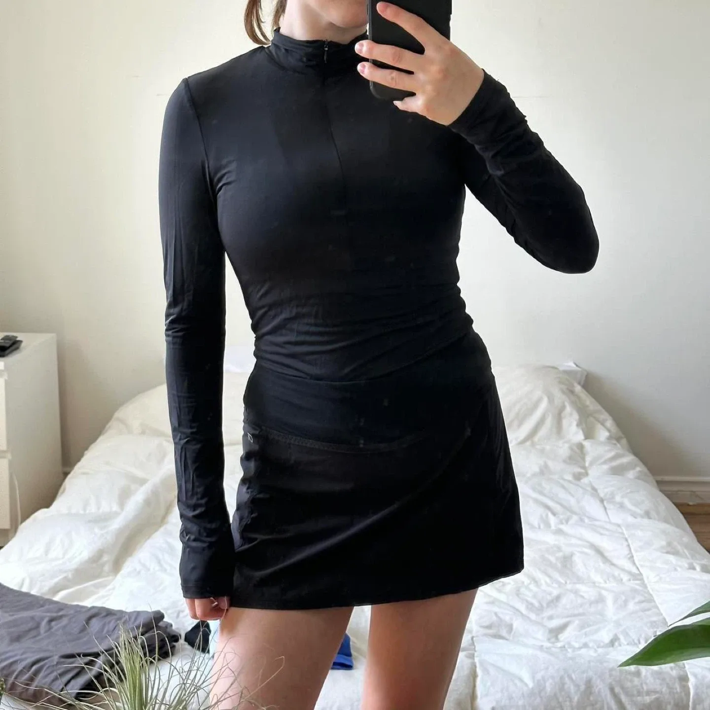 Black long sleeve athletic zip-up image indicator(4)