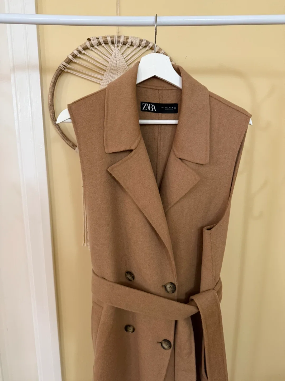 Zara Sleeveless 54% Wool Trench Coat - Size L image indicator(3)