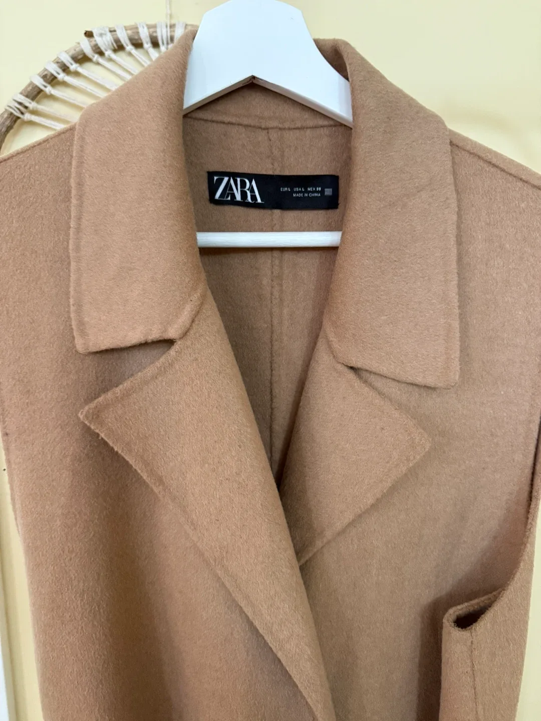 Zara Sleeveless 54% Wool Trench Coat - Size L image indicator(6)