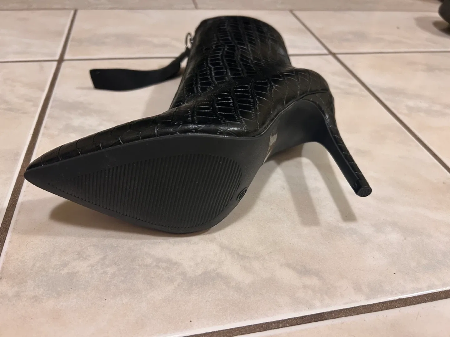 Black Crocodile Print Heeled Ankle Boots image indicator(4)