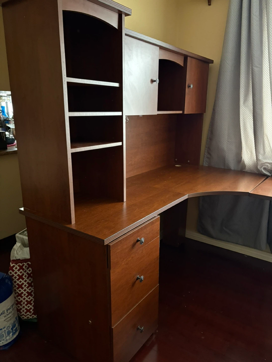 L Shaped desk - photo 2