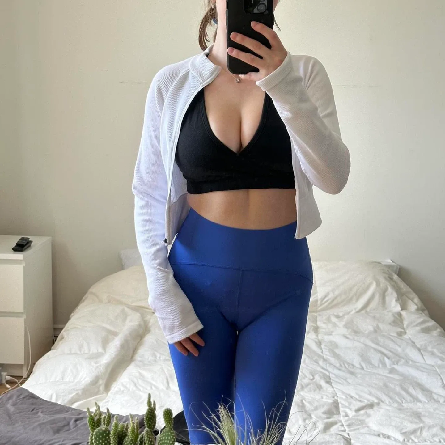 White zip-up long sleeve sweatshirt image indicator(4)