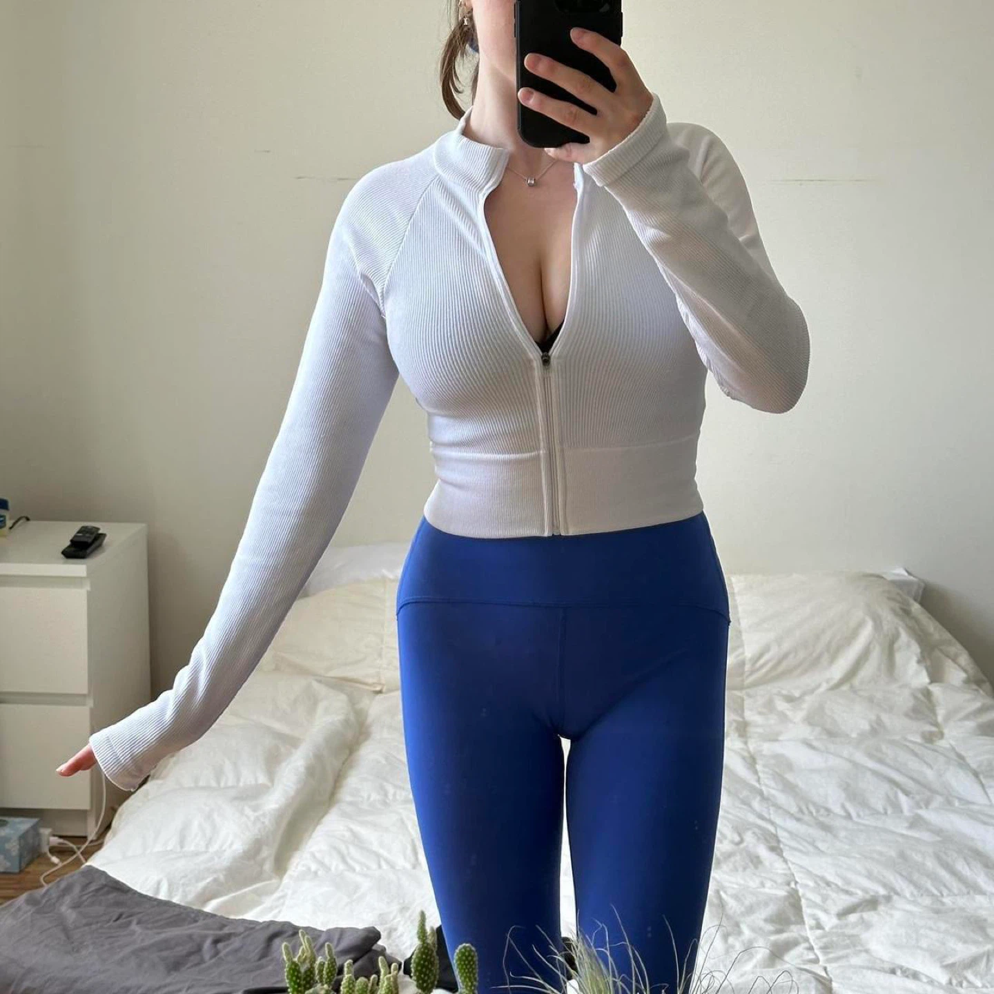 White zip-up long sleeve sweatshirt