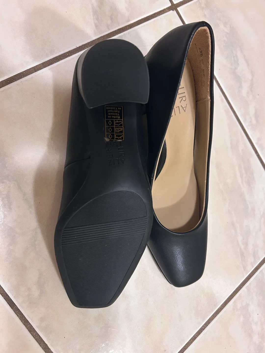 ALDO Black Leather Heels - Size 6.5 image indicator(4)