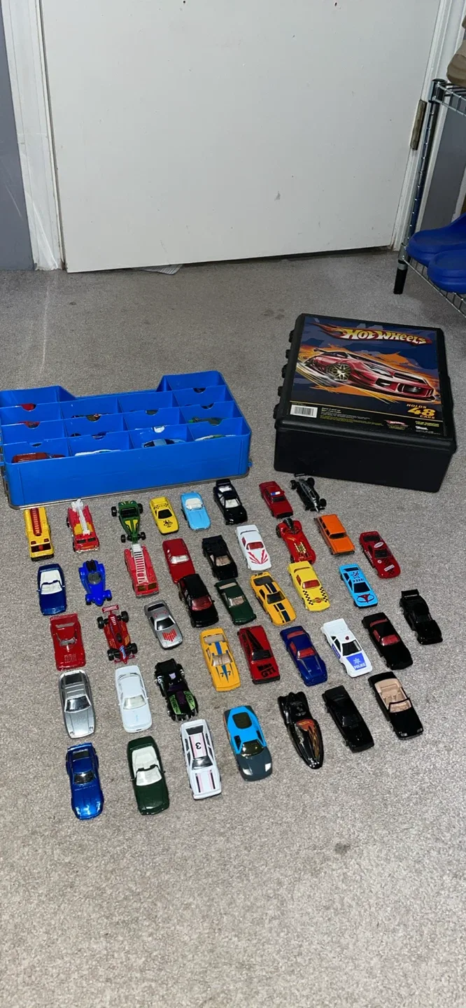 Hot Wheels / MatchBox Toy Cars Lot thumbnail