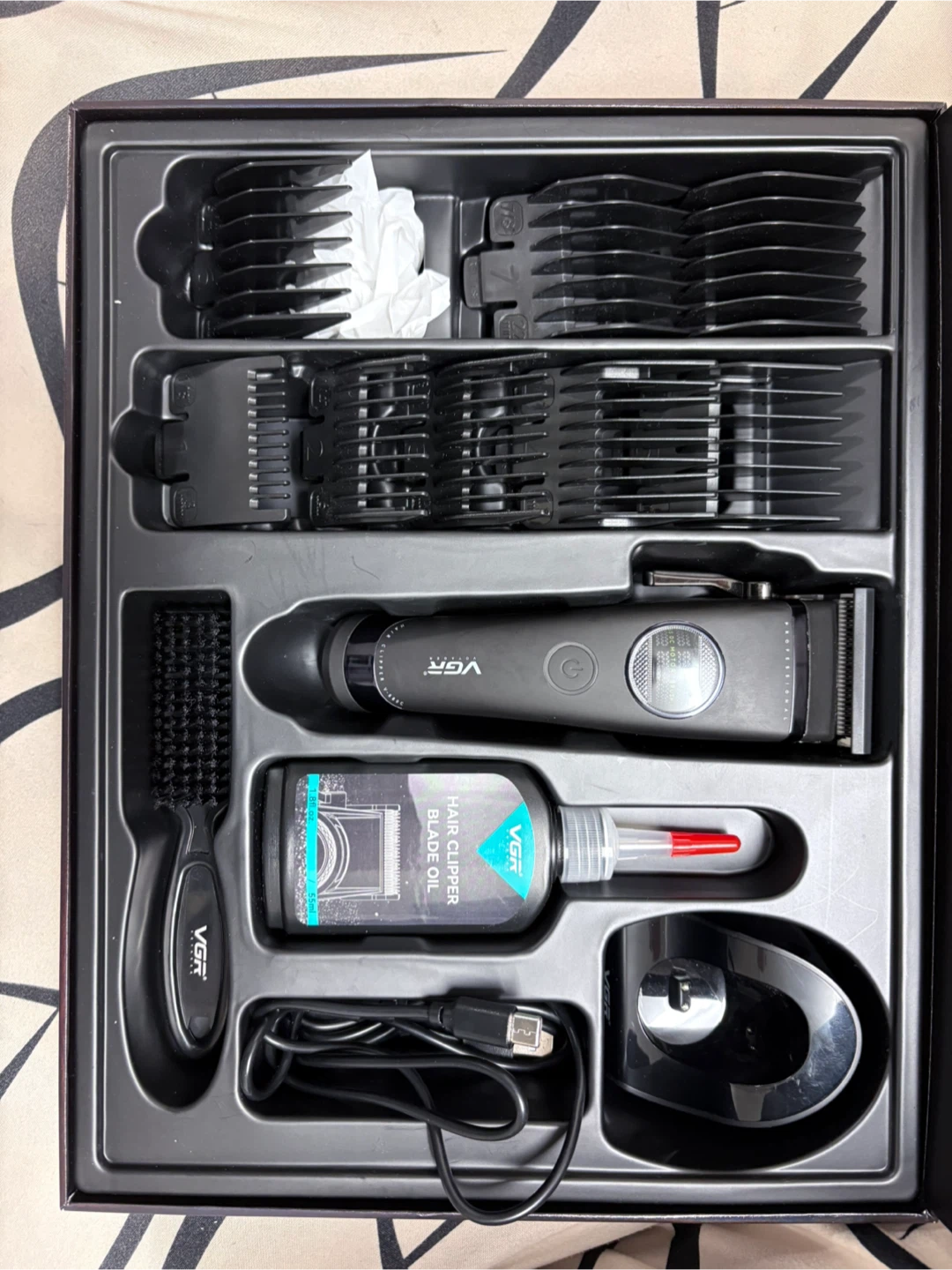VGR V-880C Professional Hair Clipper - New - photo 2