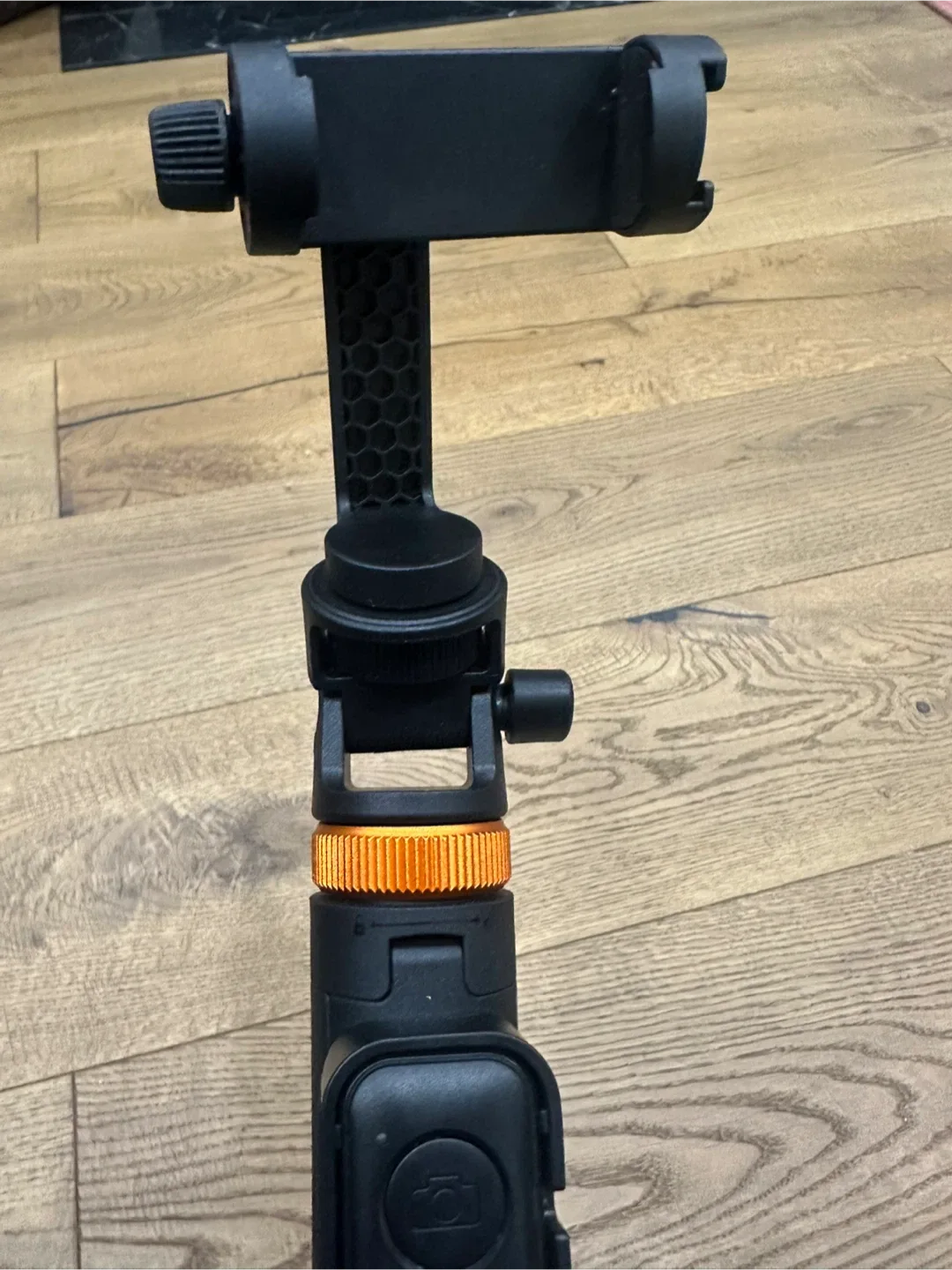 EUCOS Selfie Stick Tripod thumbnail