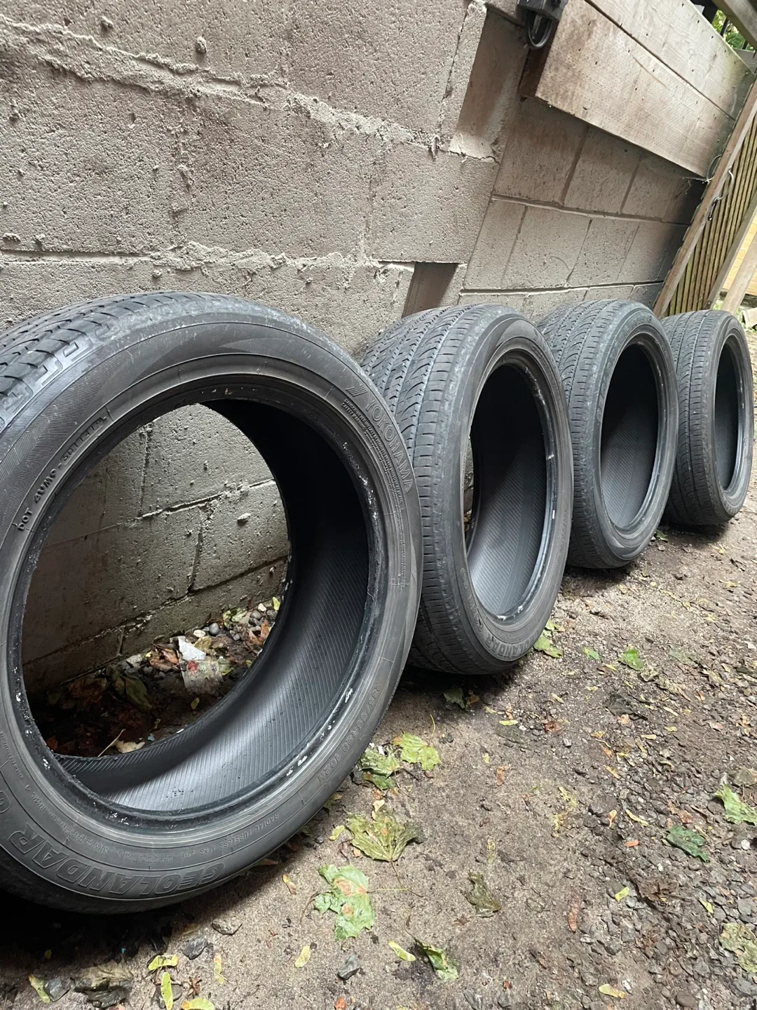 235/55R20 Yokohama Geolander G055 thumbnail