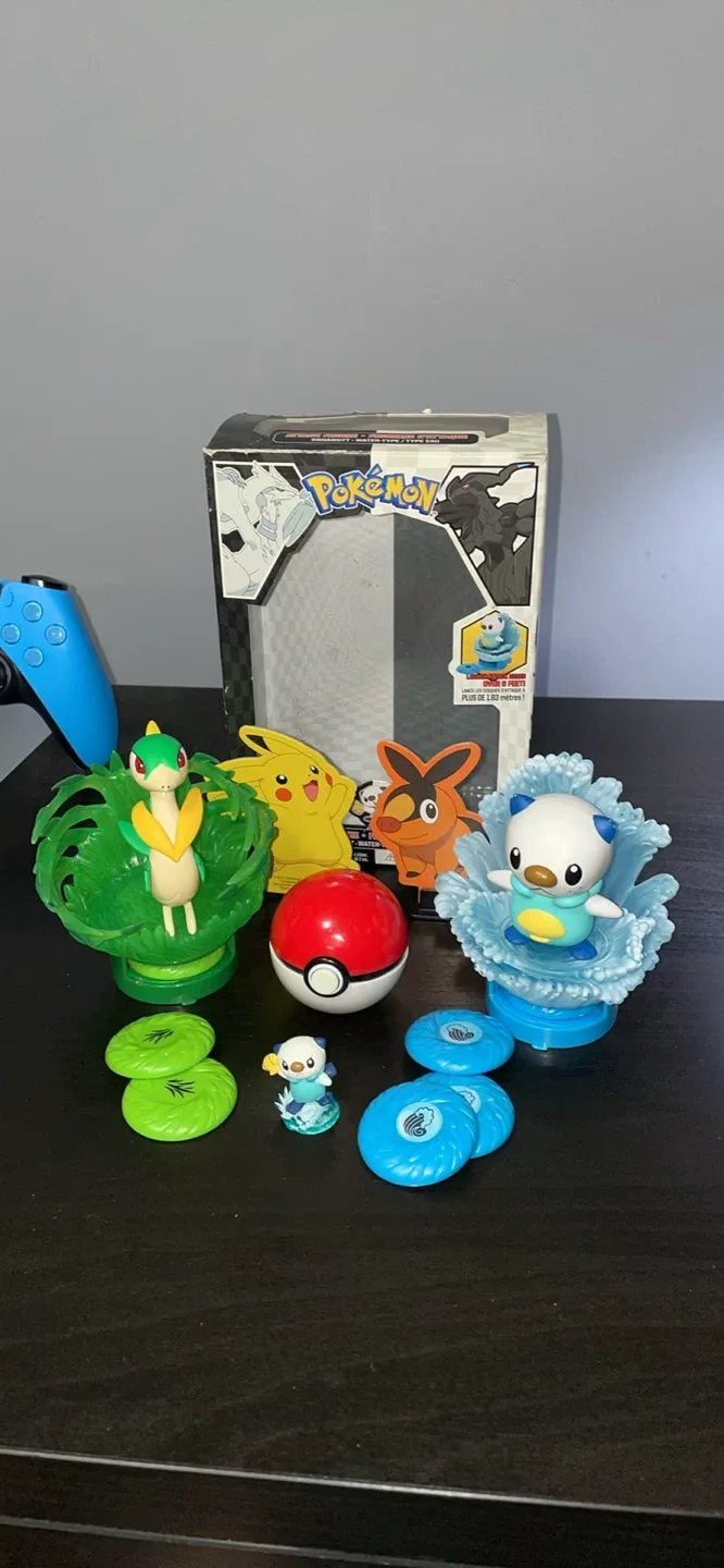 Pokemon Oshawott / Servine Attack Figures Bundle thumbnail