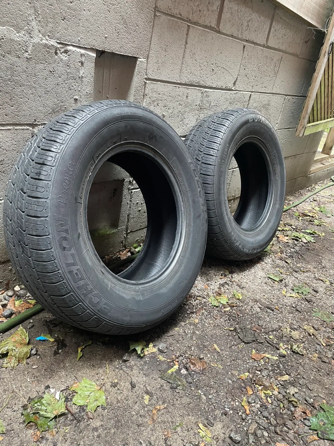 215/70R15 Echelon Tires - Set of 2 thumbnail