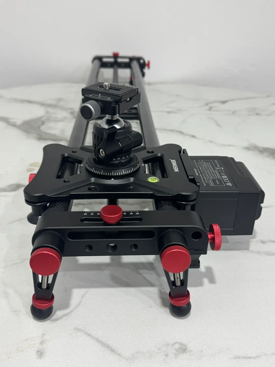 NEEWER 80cm Motorized Camera Slider image indicator(2)