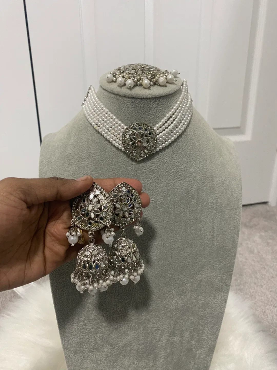 Pearl Choker Necklace & Earring Set thumbnail