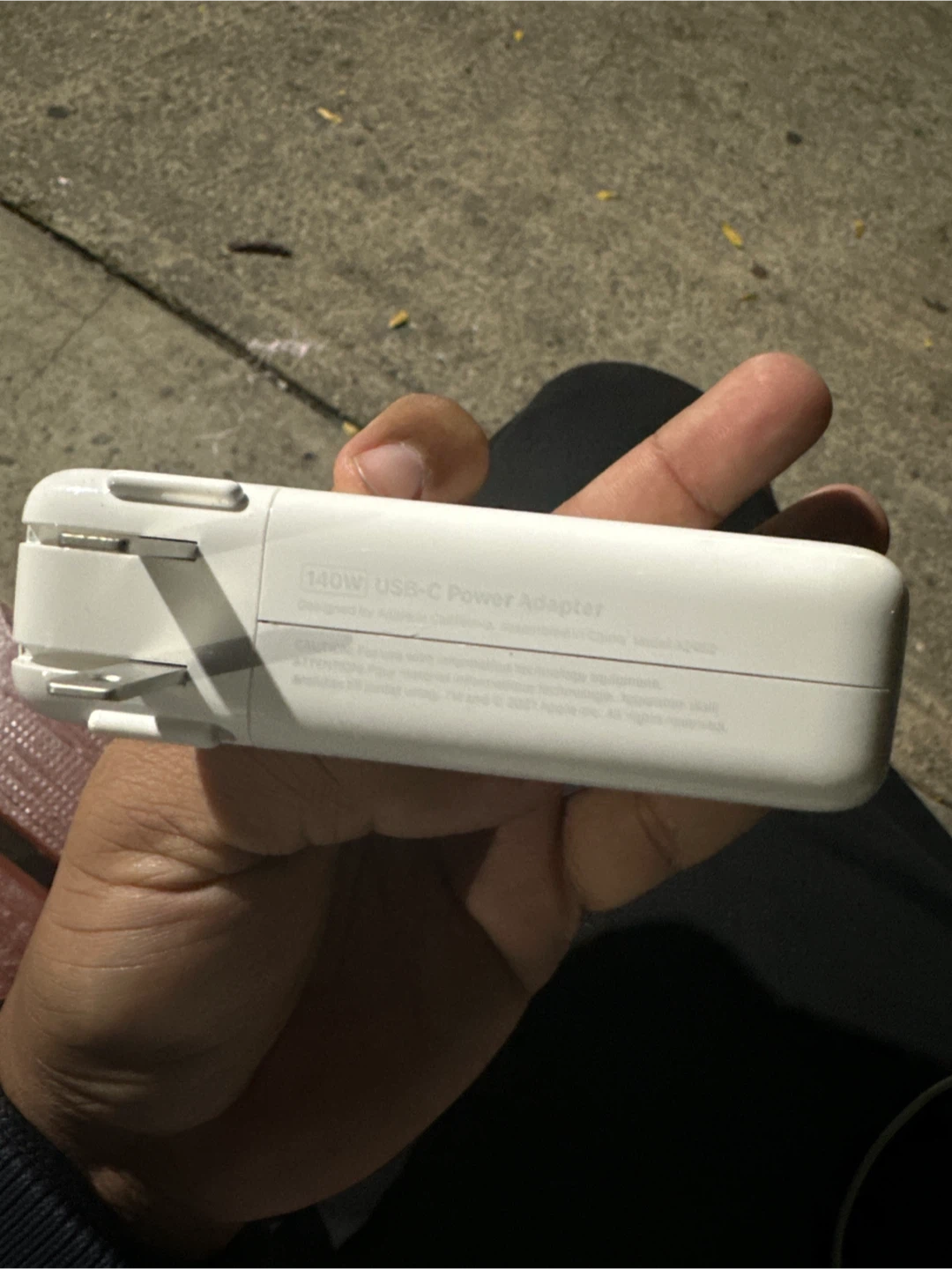 Apple 140W USB-C Power Adapter - photo 2