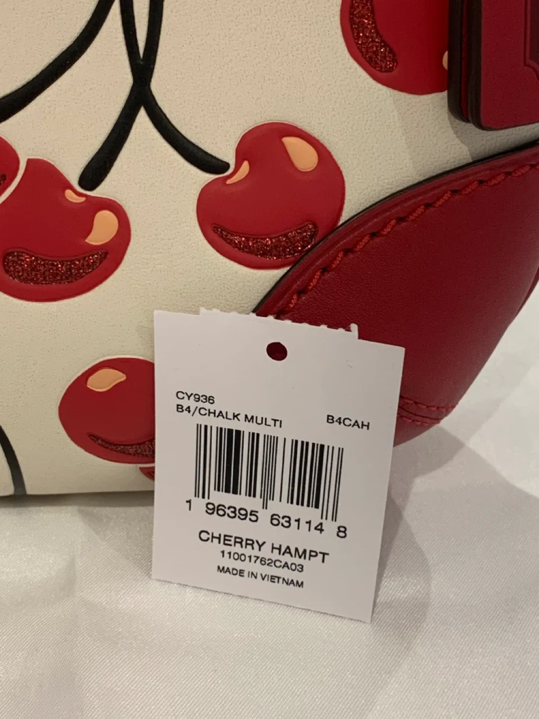 🍒 NWT Coach Cherry Hampton Hobo & Matching Cardholder 🍒 image indicator(2)
