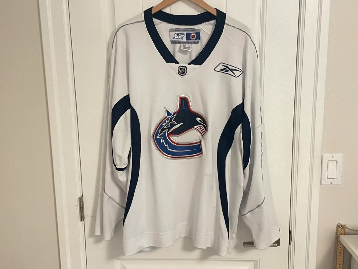 Authentic Vintage Reebok Vancouver Canucks Practice Jersey XXL thumbnail