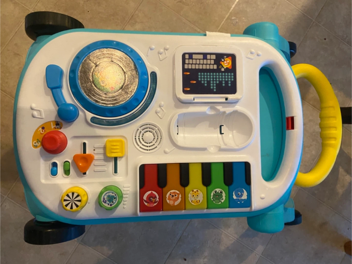 LeapFrog Turn & Learn DJ Table