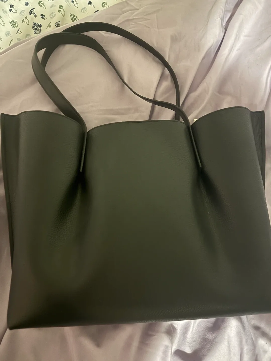 Michael Kors Black Tote Bag image indicator(2)