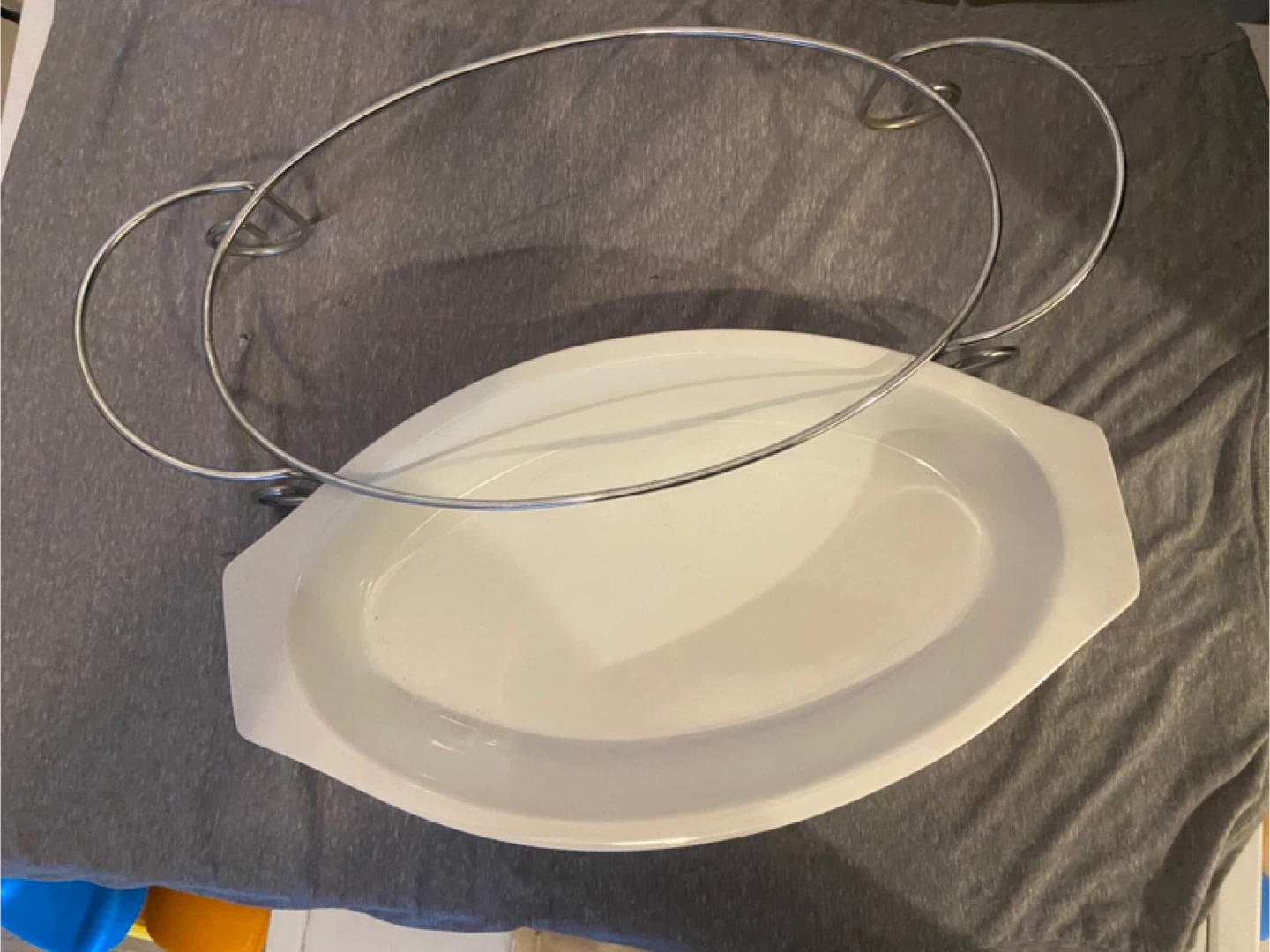White Oval Baking Dish with Metal Stand - photo 3