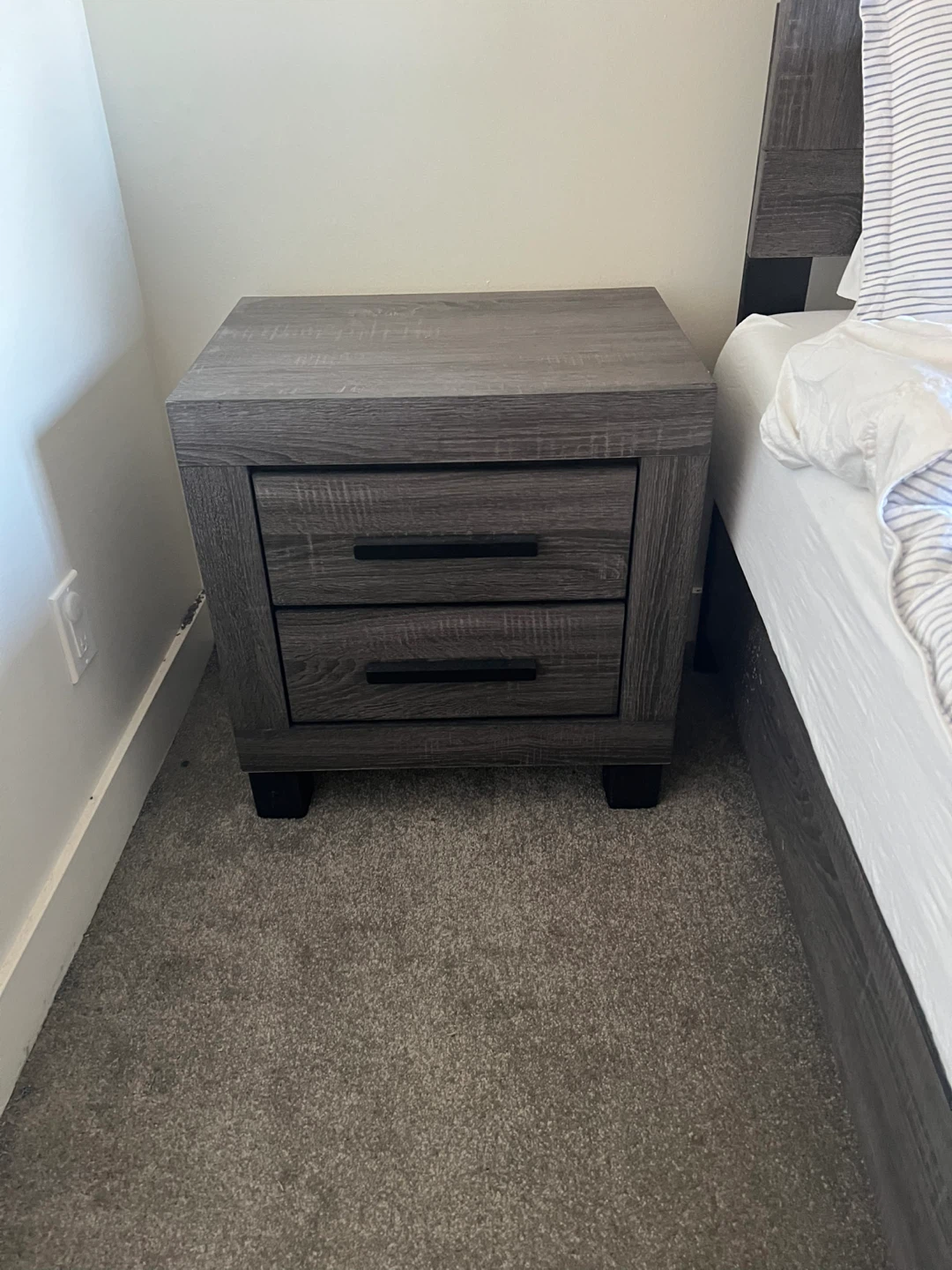 King Size Bedroom Set – Excellent Condition - photo 2