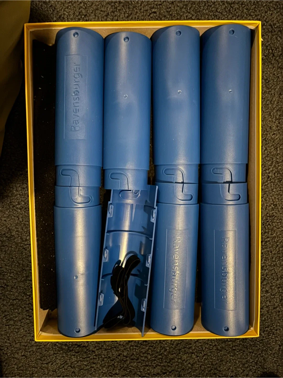 Ravensburger Roll Your Puzzle! 300-1500 Pieces image indicator(2)