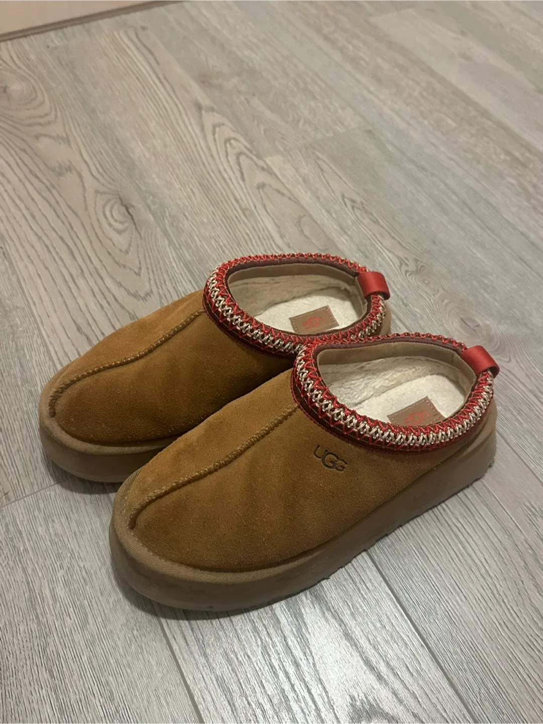 UGG Tasman Slipper - Size 8- Chestnut thumbnail