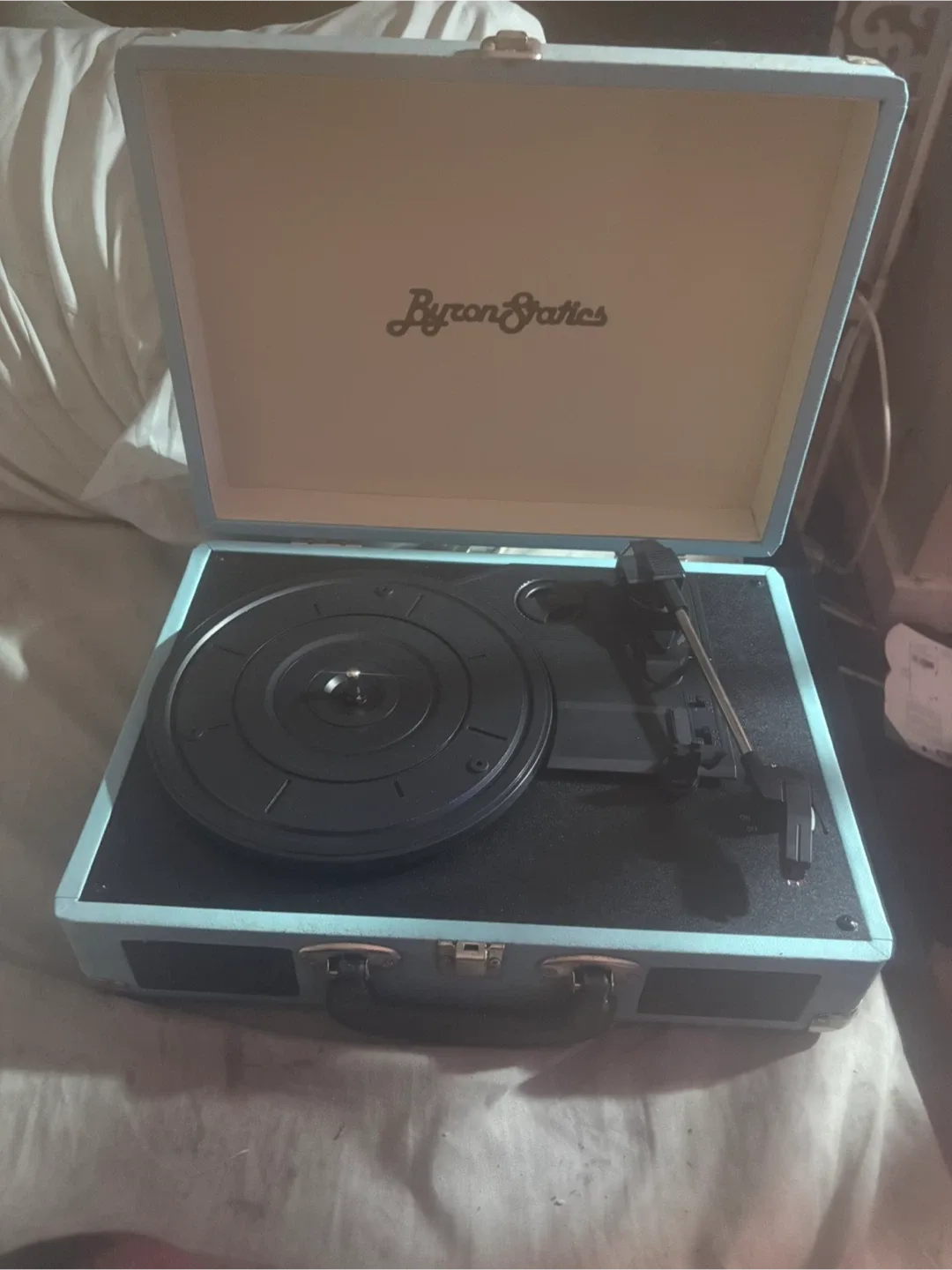 Byron Statics Turntable - Portable Suitcase Record Player