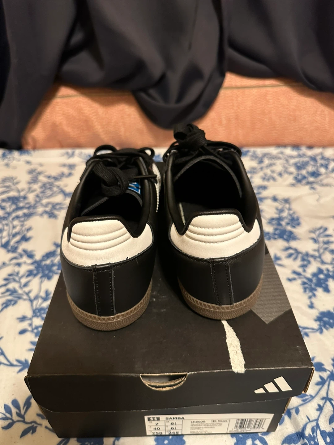 Adidas Samba Black Shoes, Size 8 - photo 4
