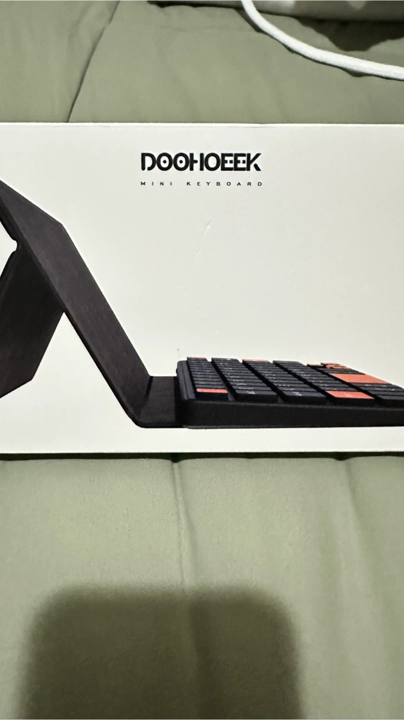 Doohoeek Universal Bluetooth Keyboard
