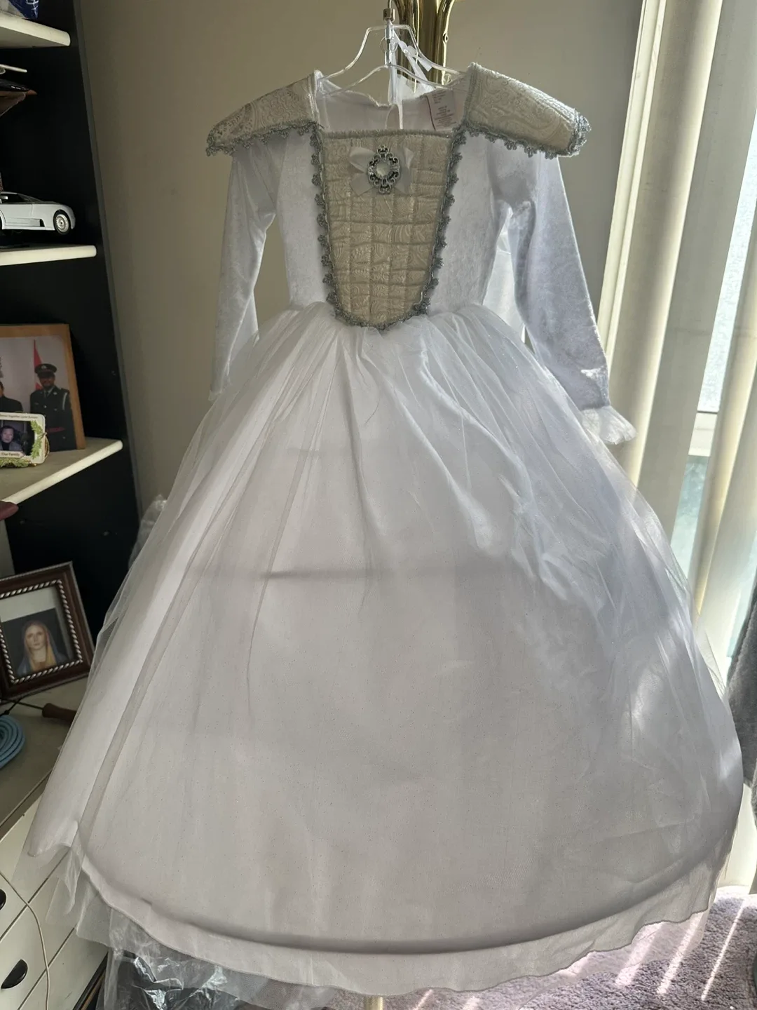 Princess Dress with Accessories thumbnail