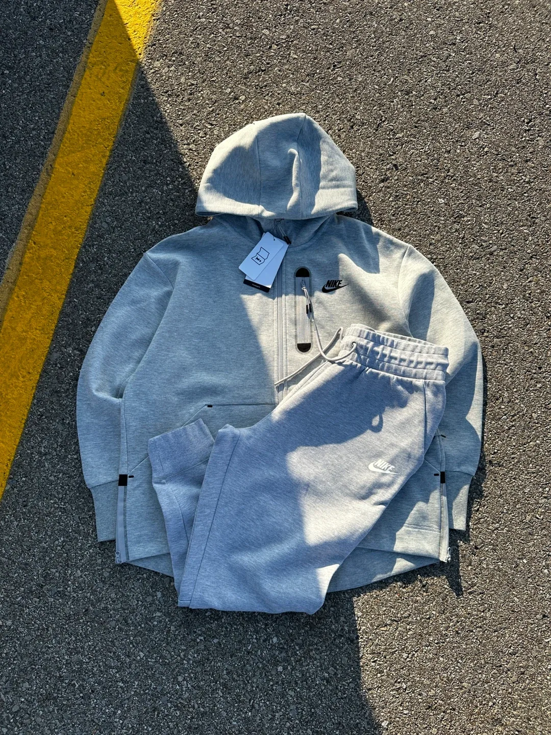 Women’s Nike Grey Tech Fleece thumbnail