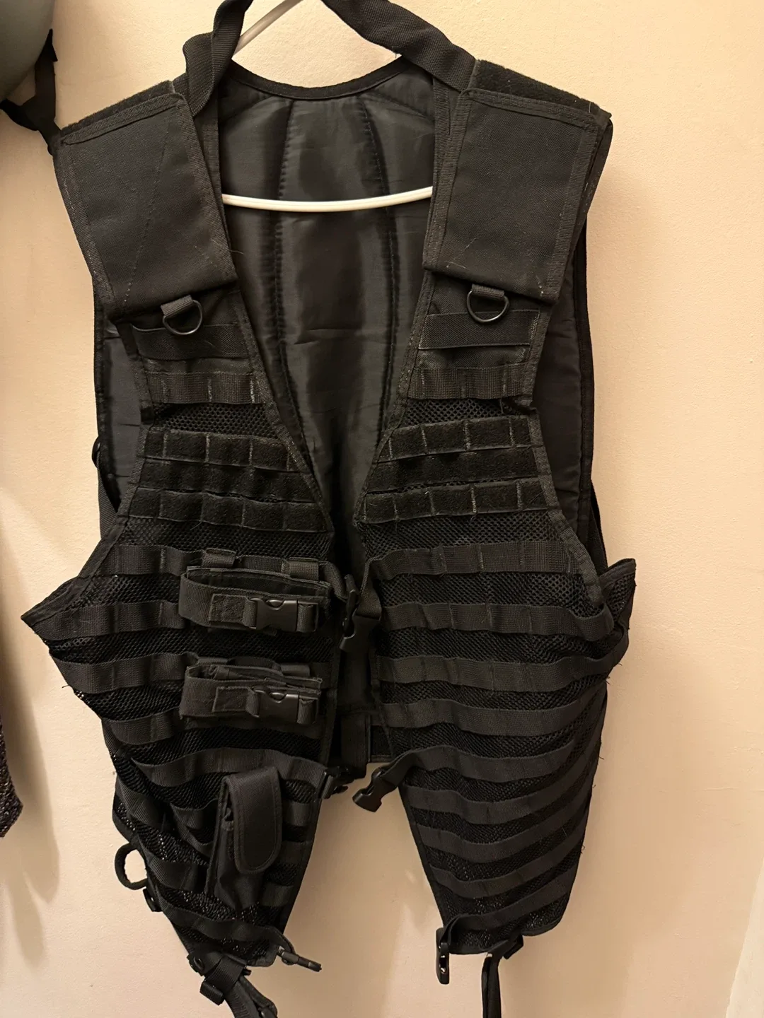 Black Tactical Vest thumbnail