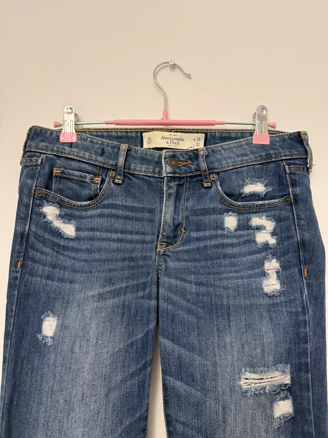 Abercrombie & Fitch Distressed Jeans - Size 26 - photo 2