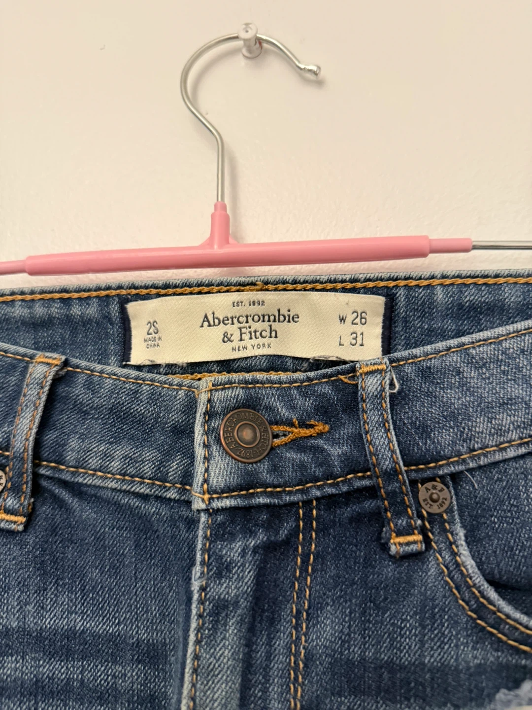 Abercrombie & Fitch Distressed Jeans - Size 26 - photo 3