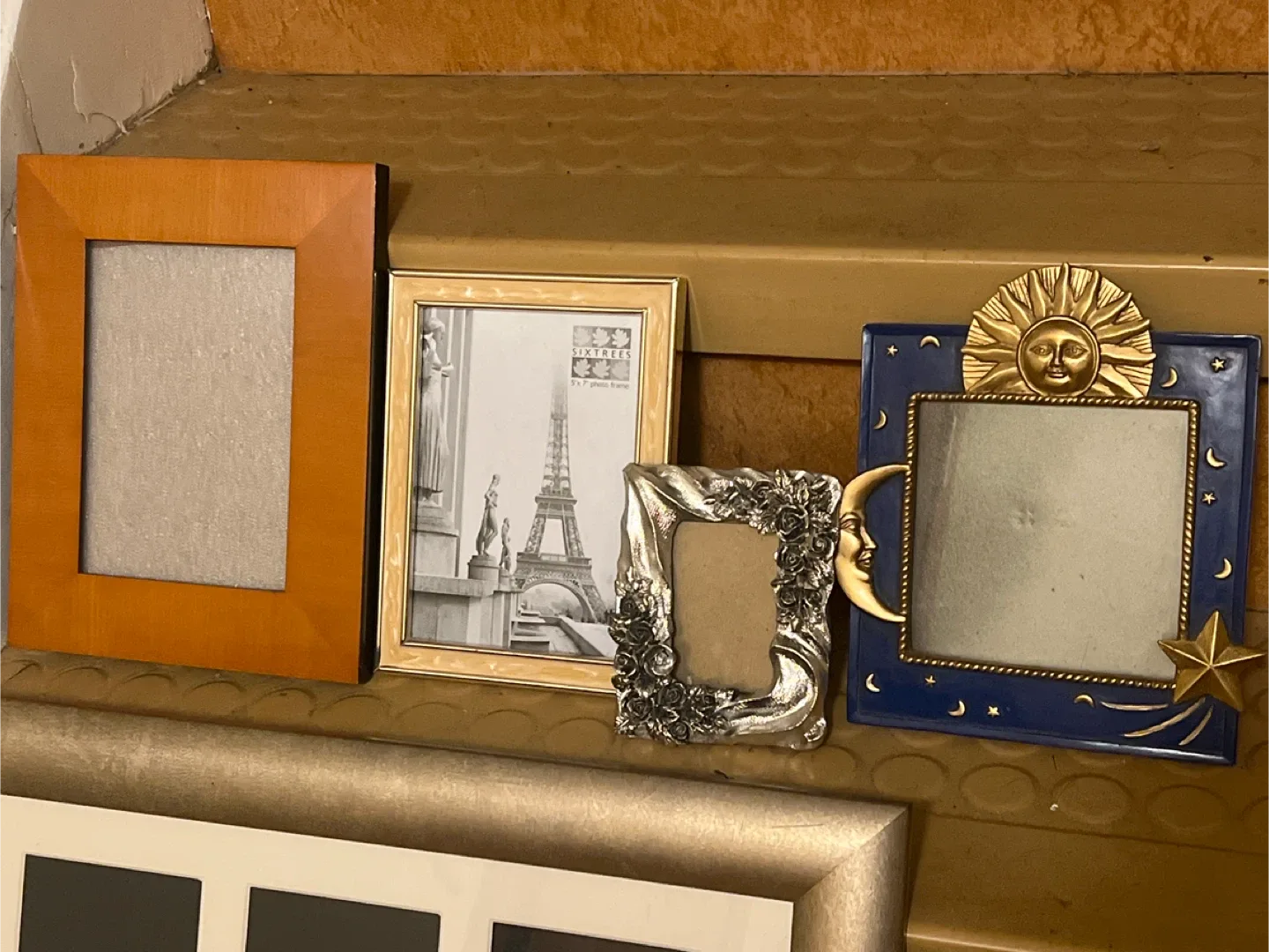 Assorted Picture Frames thumbnail