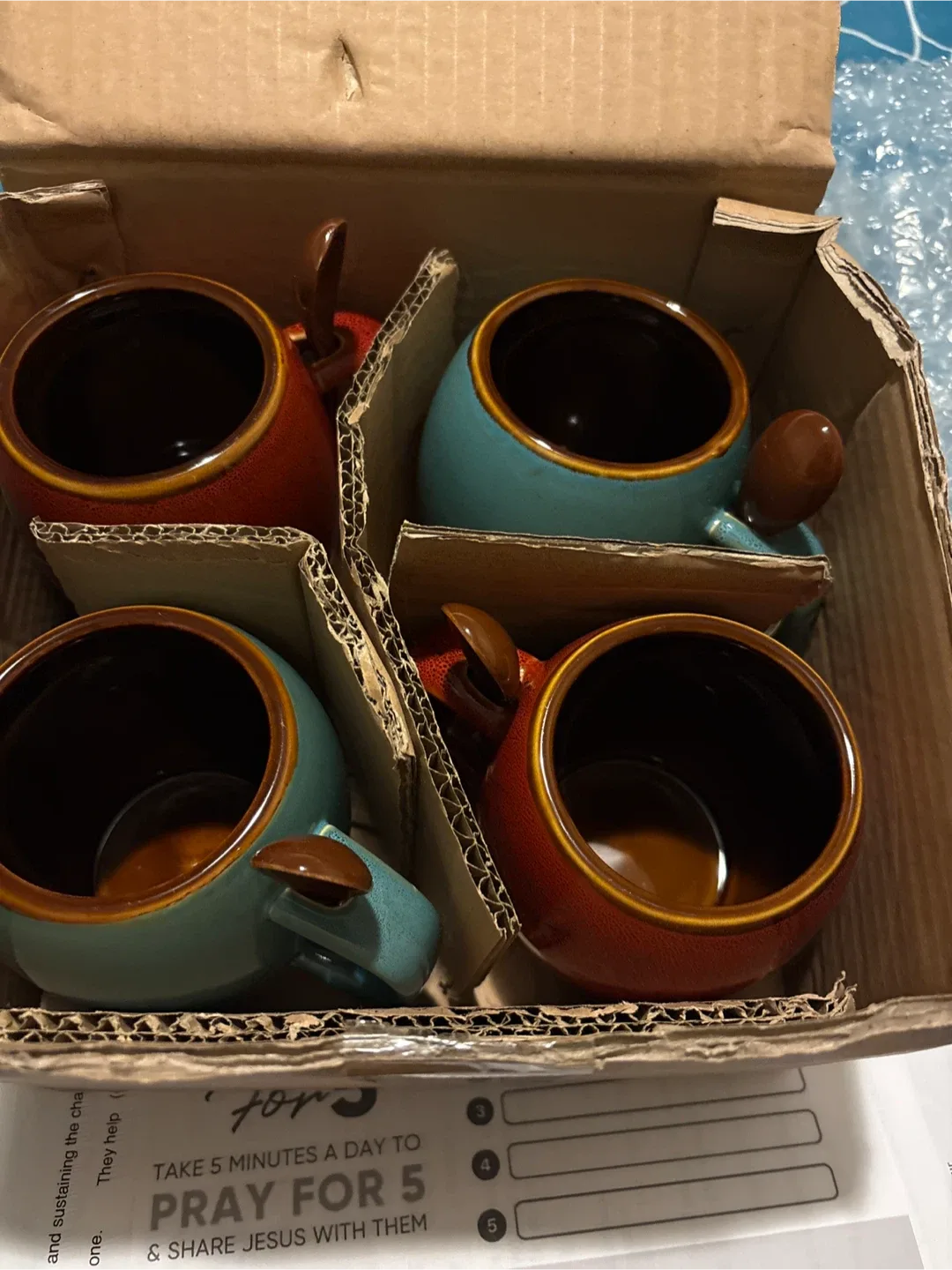 2,Set of 4 Ceramic Coffee Mugs with spoons thumbnail