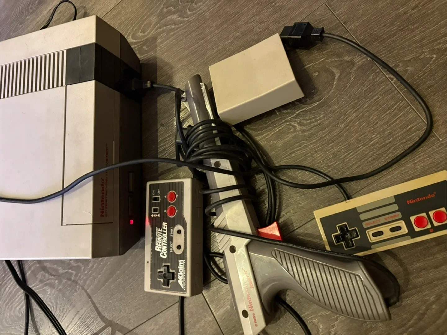 Nintendo NES Console with Accessories thumbnail