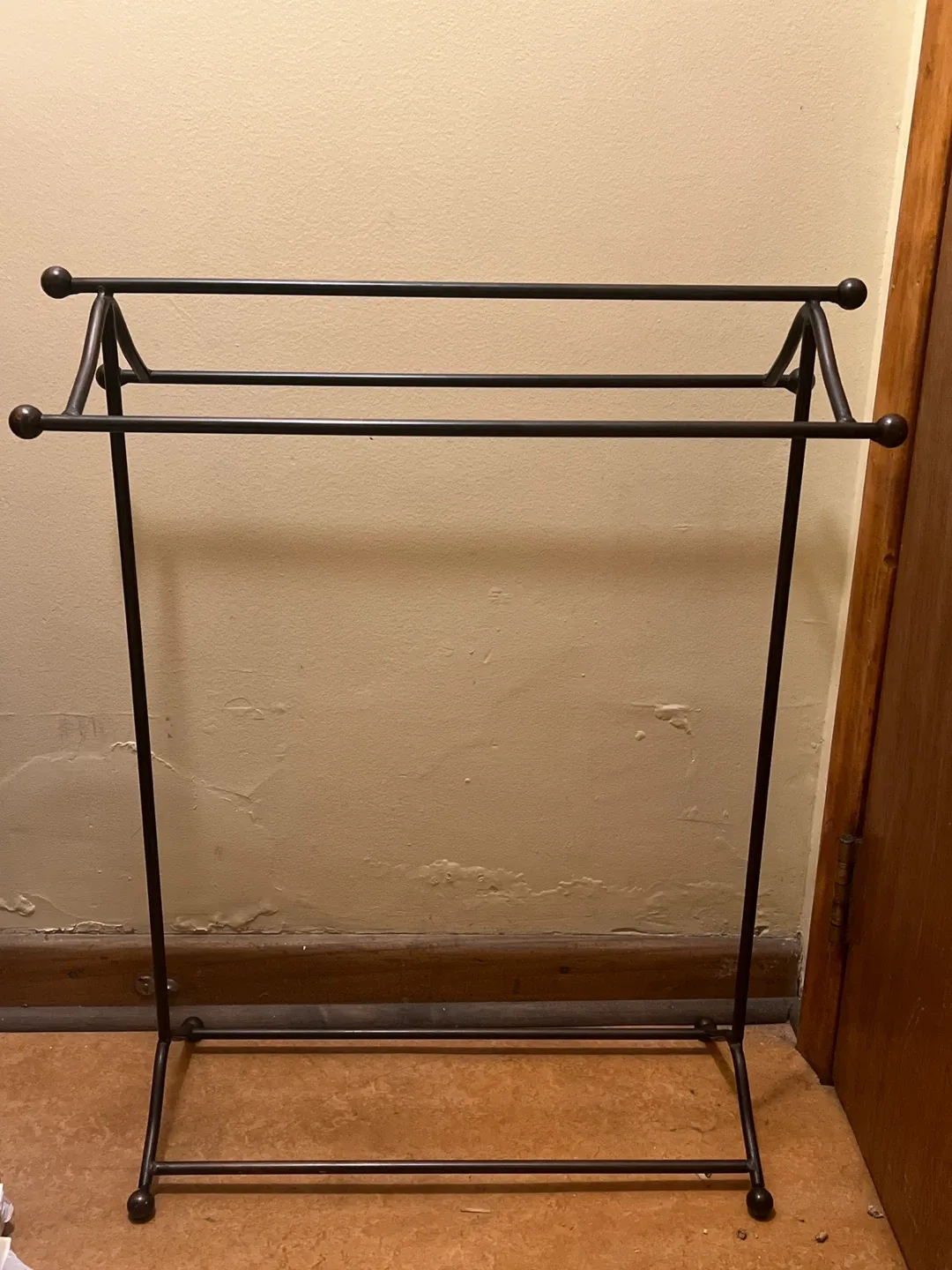 Metal Towel Rack thumbnail