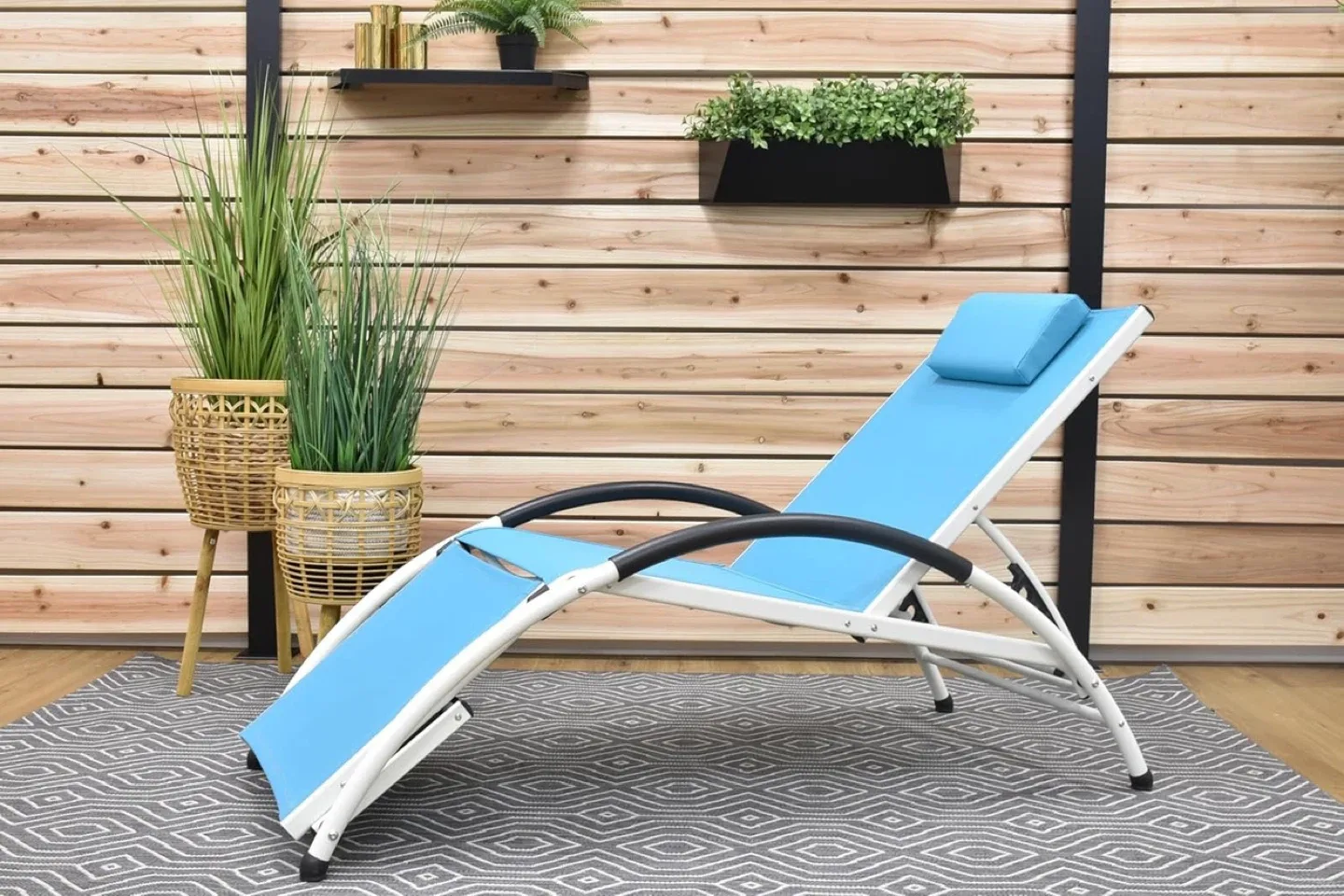 Vivere Dockside Sun Lounger - True Turquoise image indicator(4)
