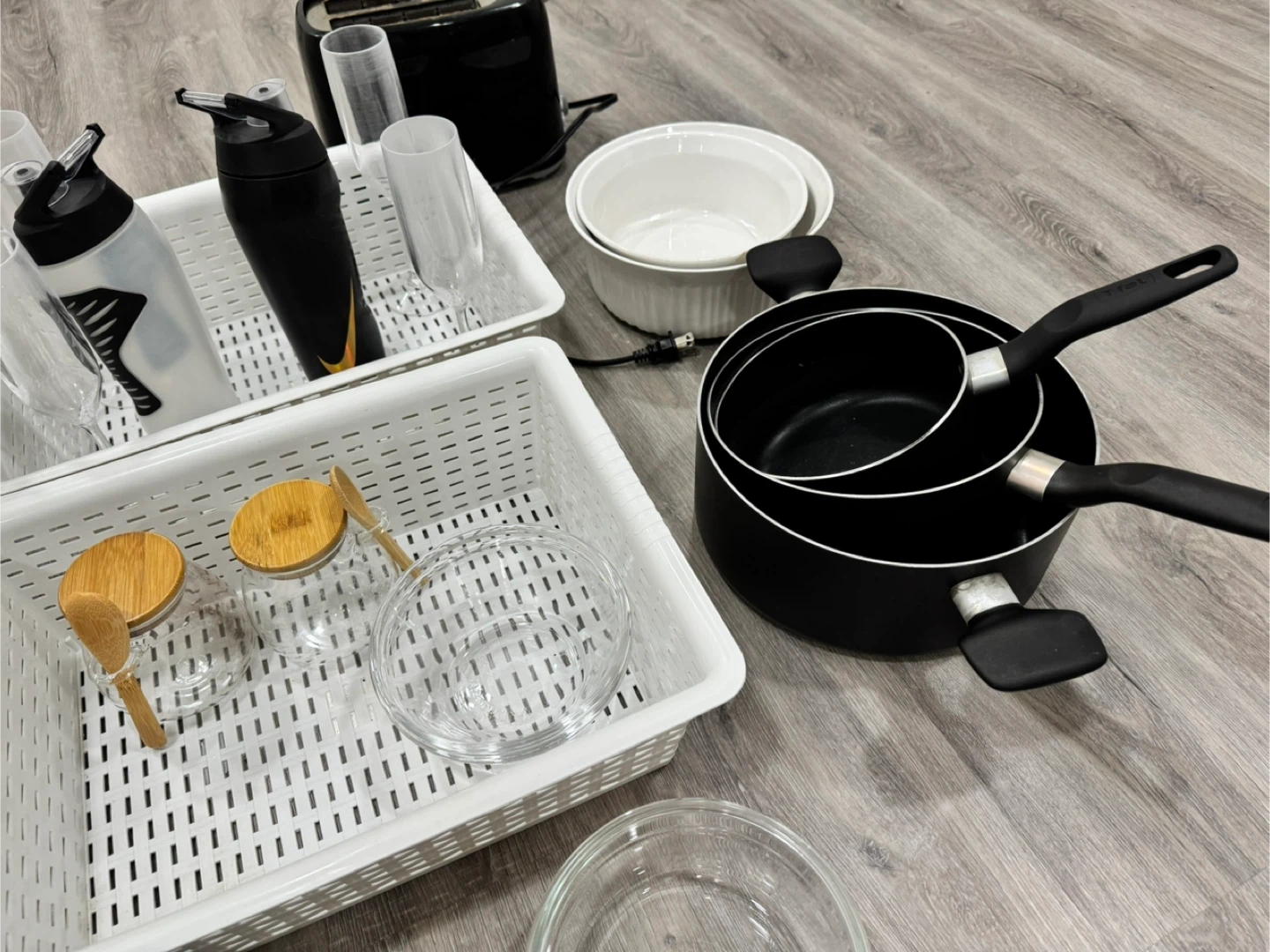 Variety of Kitchen Items - photo 5