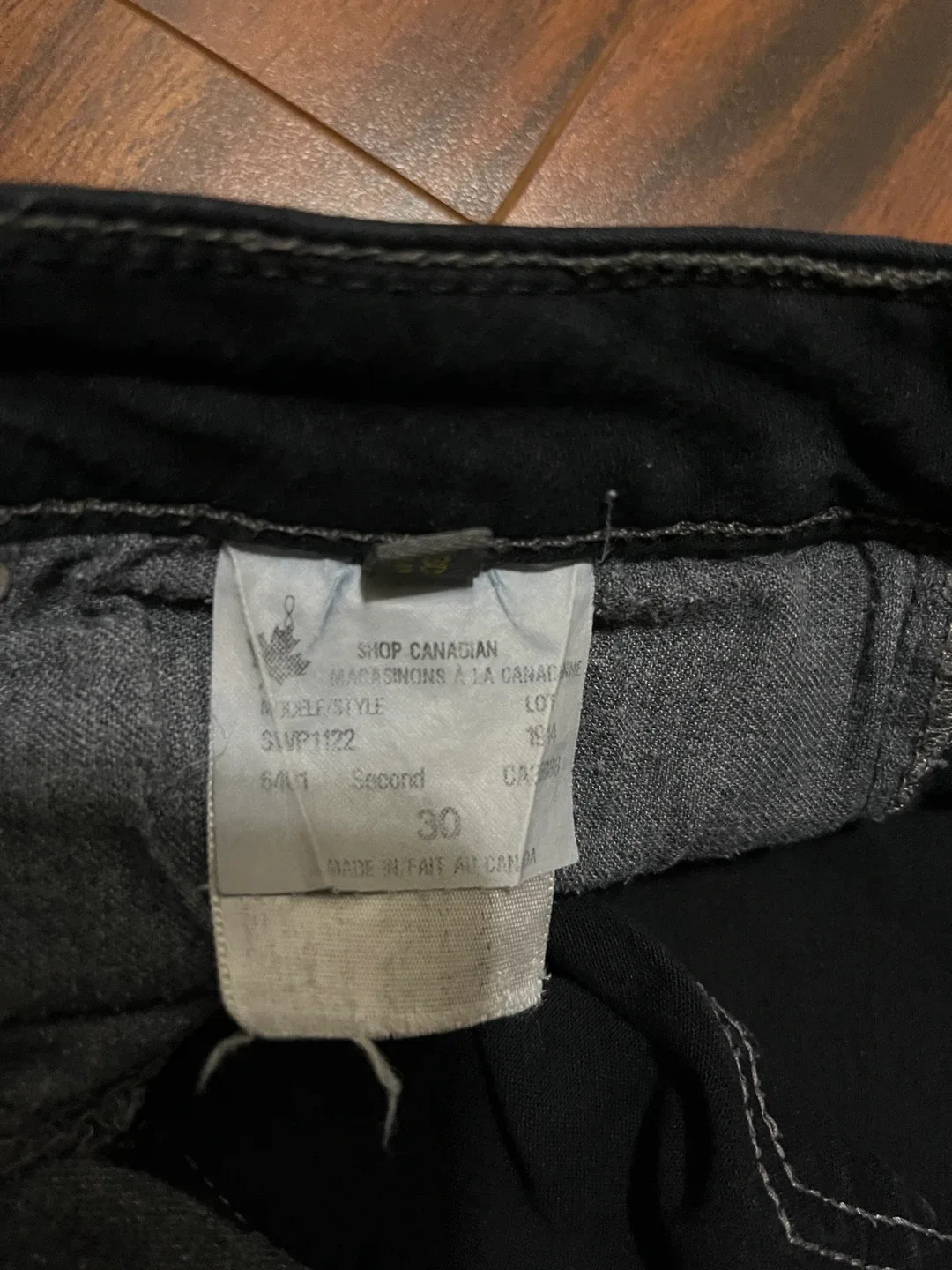 Second Yoga women’s 30 skinny jeans, dark indigo wash image indicator(7)