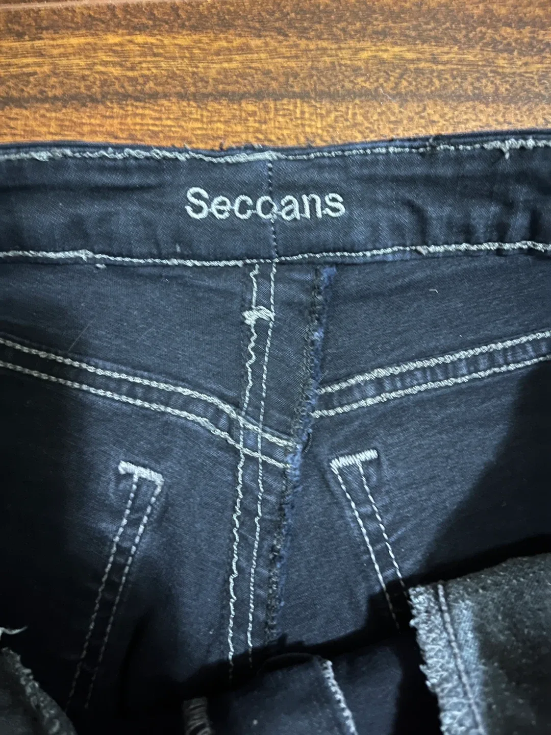 Second Yoga women’s 30 skinny jeans, dark indigo wash image indicator(10)