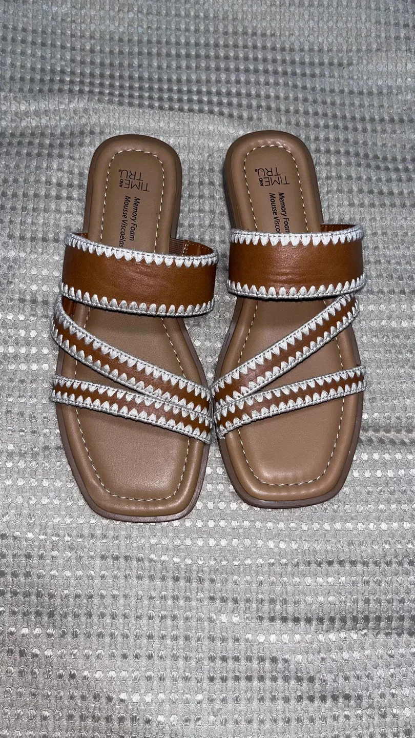 Time and Tru Memory Foam Sandals image indicator(2)