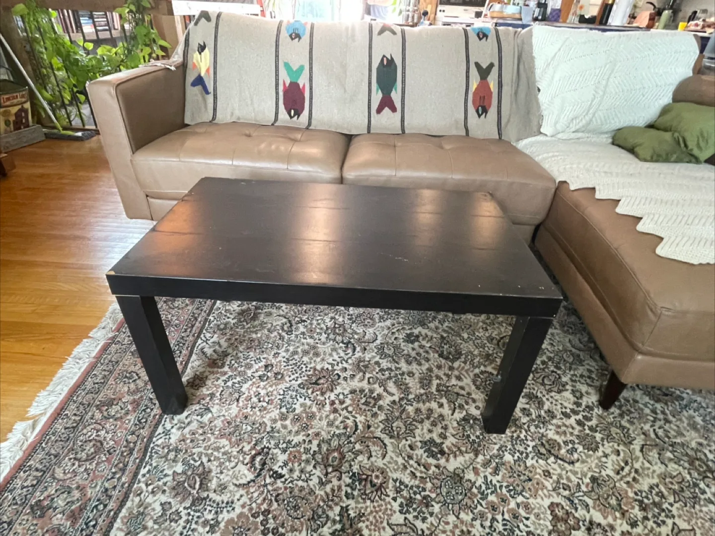 Coffee table : melamine black table thumbnail
