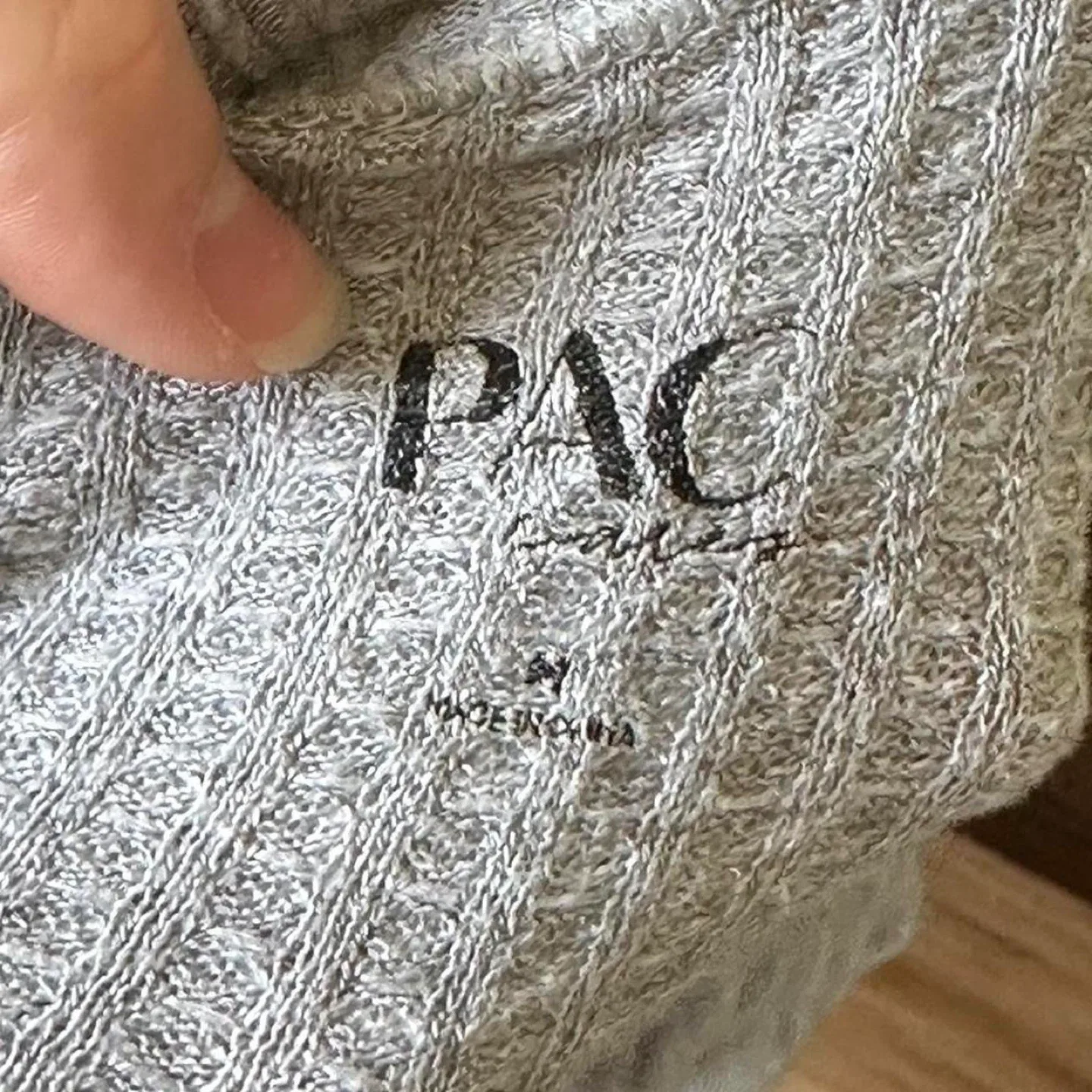 Grey cropped long sleeve top image indicator(8)