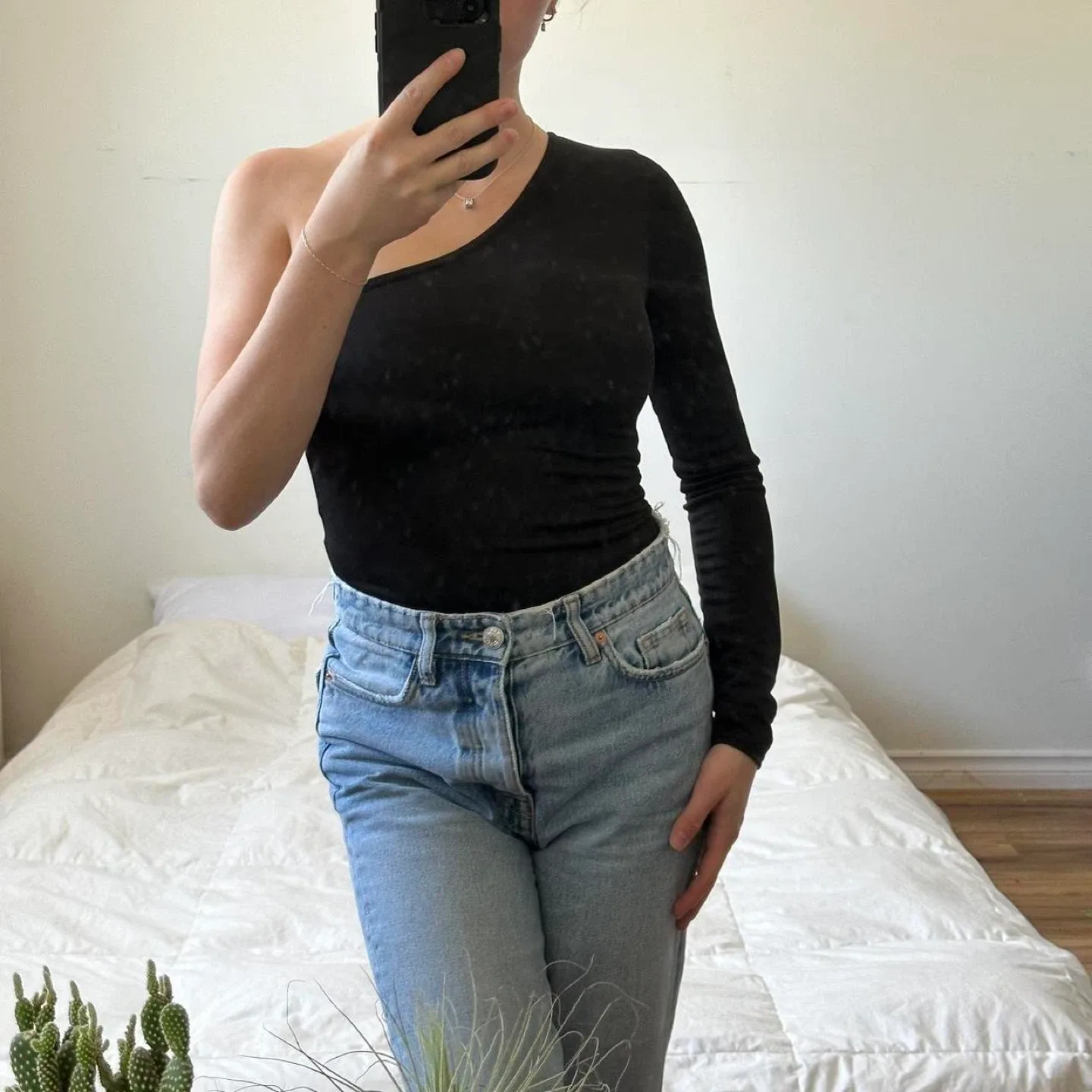 Black one shoulder bodysuit image indicator(5)