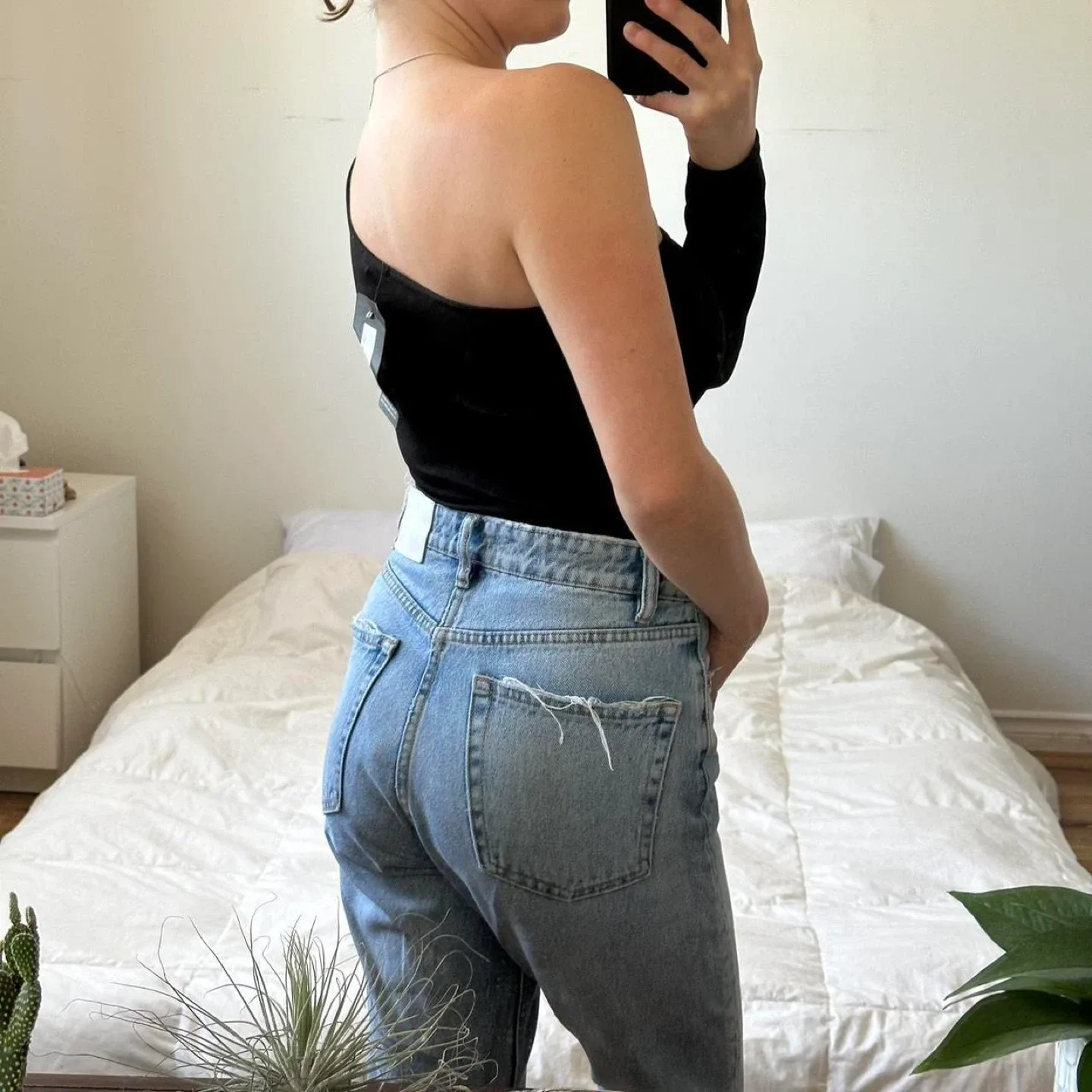 Black one shoulder bodysuit image indicator(6)