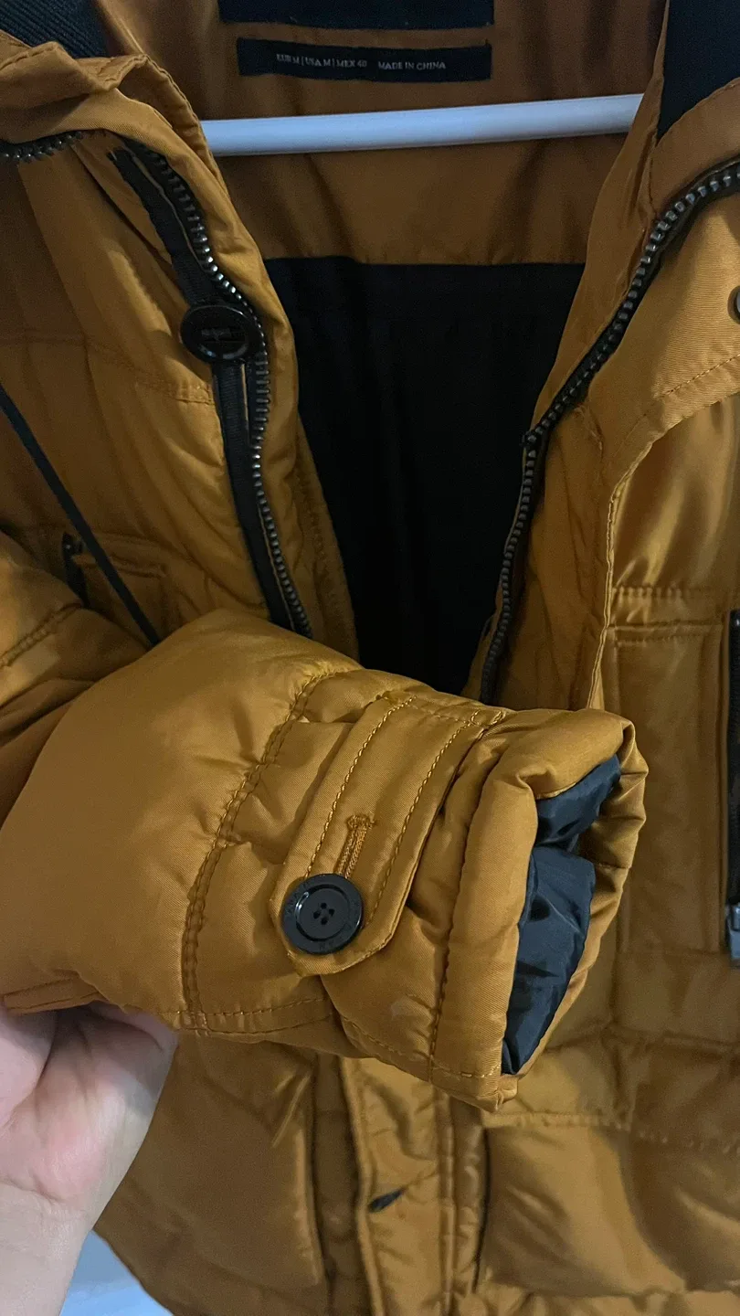 Zara Man Puffer Jacket - Size M image indicator(8)