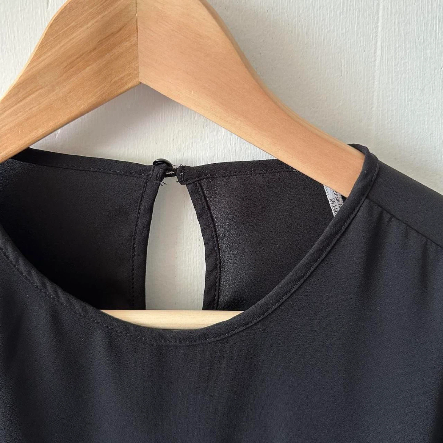 Black flowy bell sleeve blouse - photo 5