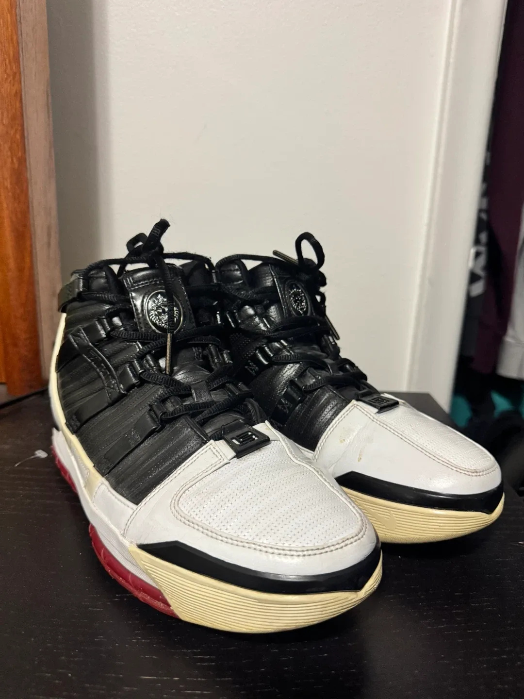 2005 Nike Zoom Lebron III OG (9.5US) image indicator(2)